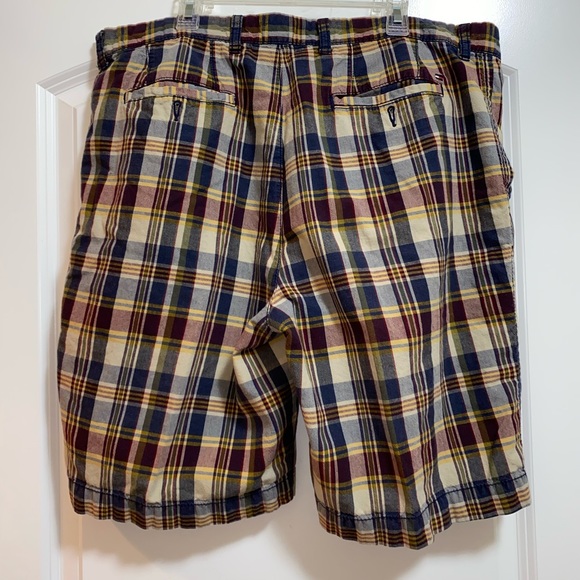 Men’s plaid shorts - Picture 2 of 2